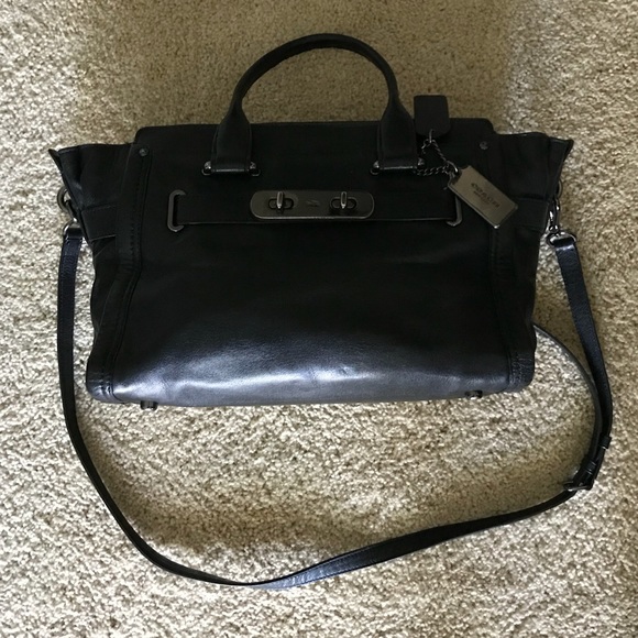 Coach Black Swagger Handbag - Picture 1 of 7